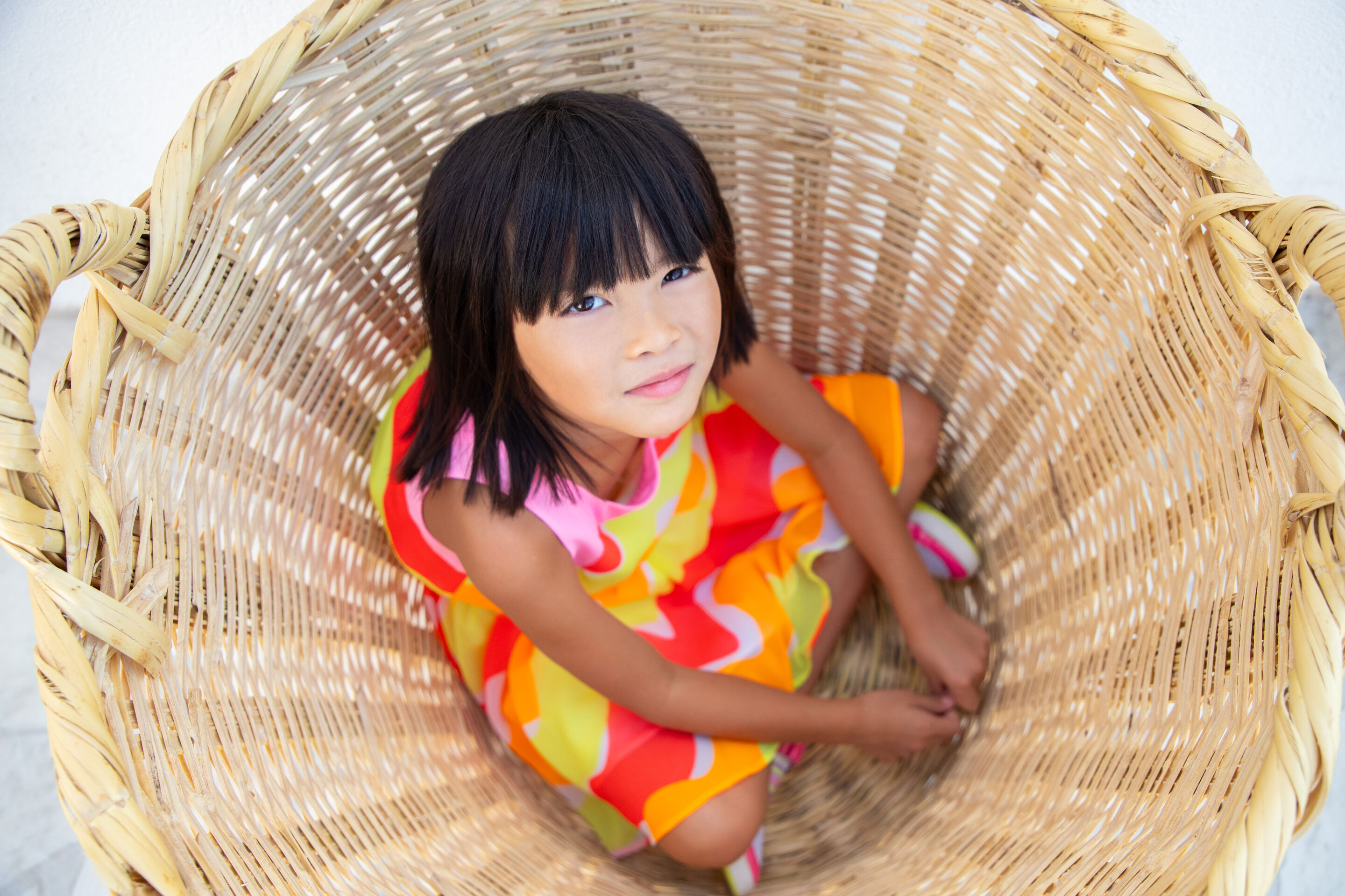 Mädchenlook von Billieblush: farbenfrohes Trendkleid, Premium- und Luxusmode bei Kidsaround