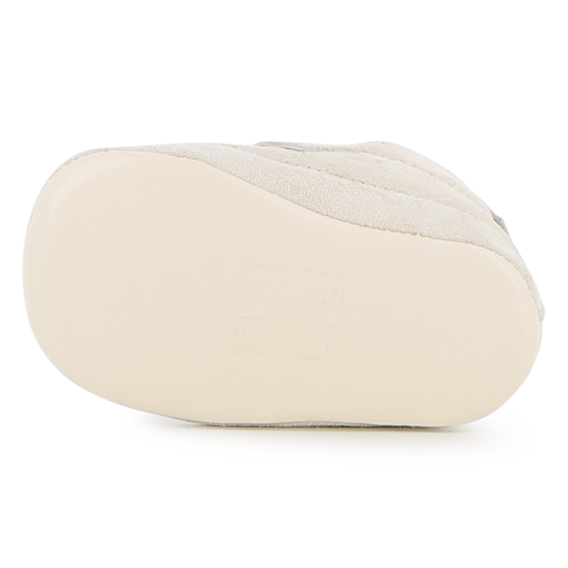 Gef&uuml;tterte Hausschuhe GIVENCHY 
                        UNISEX