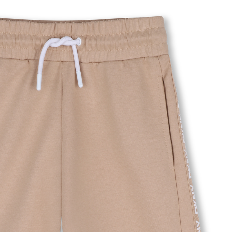 SET AUS T-SHIRT UND BERMUDASHORTS DKNY 
                        BOY