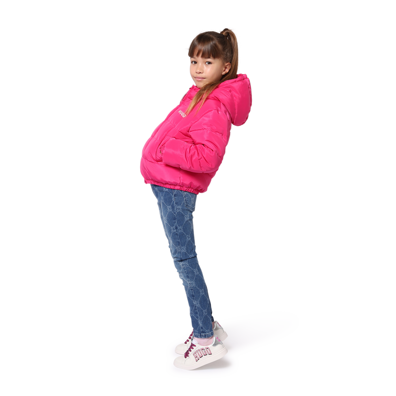 Enge Jeans mit Druck HUGO 
                        GIRL