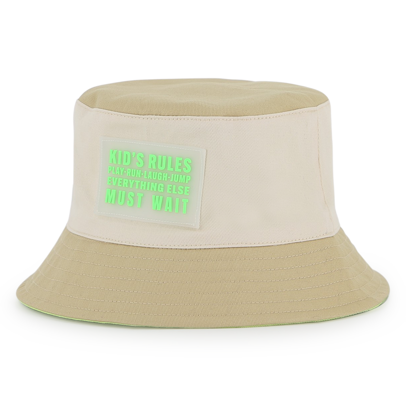 BUCKET HAT MIT ABZEICHEN BILLIEBLUSH 
                        BOY