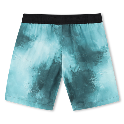 Surfen mit straffenden Schn&uuml;rsenkeln HUGO BOY