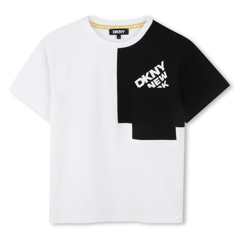 Weites T-Shirt mit Tasche DKNY 
                        UNISEX