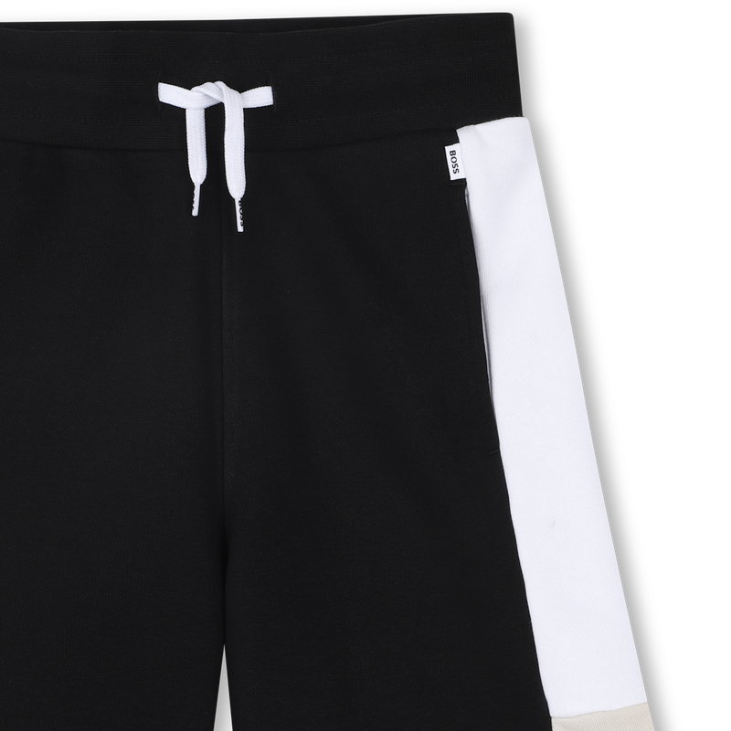 Dreifarbige Jogging-Bermudas BOSS 
                        BOY