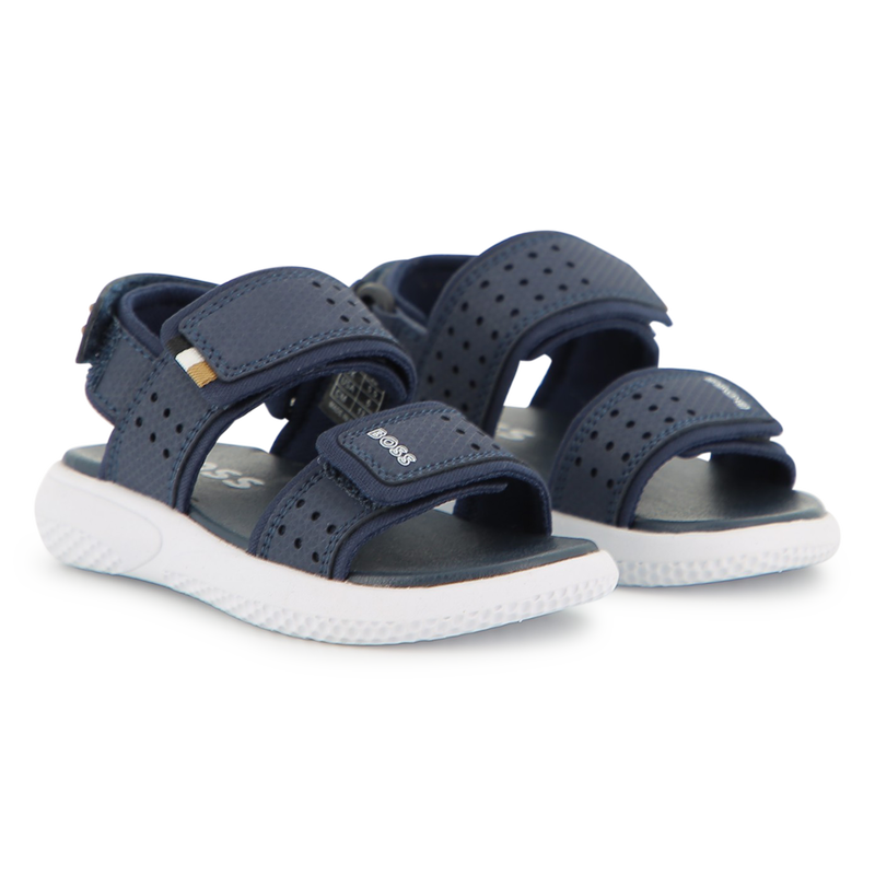 K&Uuml;NSTLICHE SANDALEN BOSS 
                        BOY