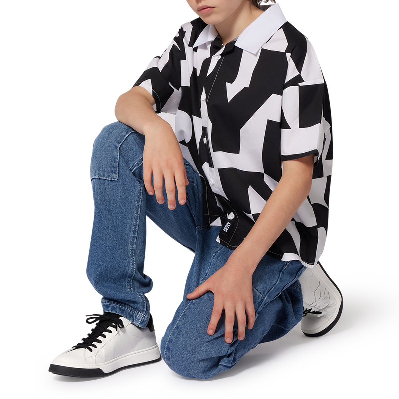 Jeans mit verstellbarem Bund DKNY 
                        UNISEX