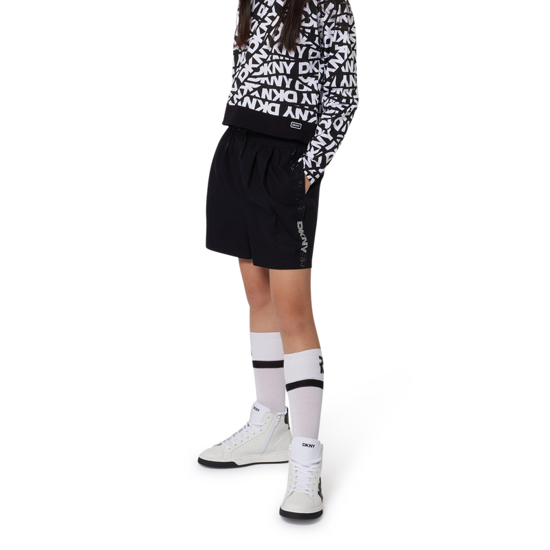 Baumwollshorts mit Strass DKNY 
                        GIRL