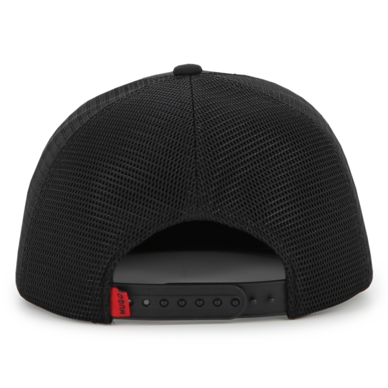 M&Uuml;TZE HUGO 
                        BOY